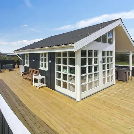 Bjari - 850m From The Sea By Interhome