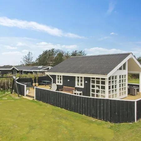 Bjari - 850m From The Sea By Interhome