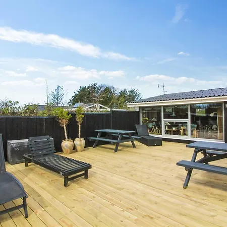Bjari - 850m From The Sea By Interhome Feriehus *