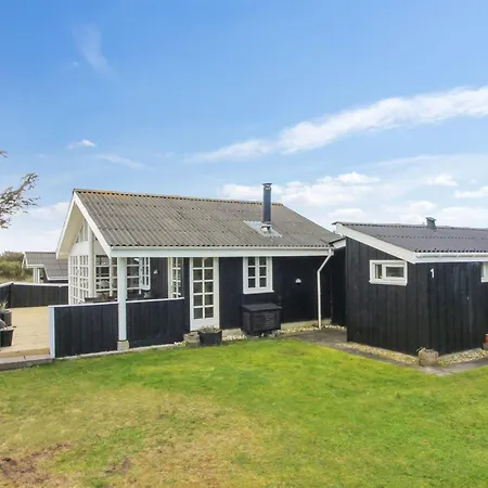 Bjari - 850m From The Sea By Interhome